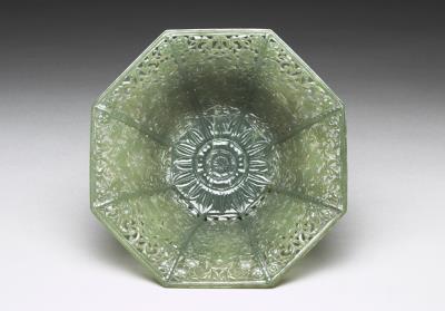 图片[3]-Jade eight-sided bowl with floral openwork decoration, India-China Archive